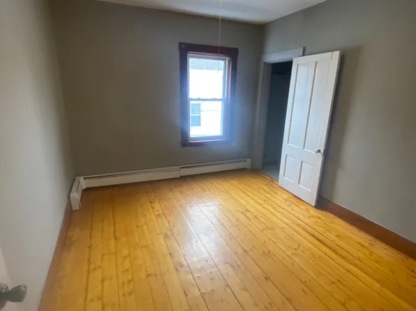 28 Central Ave #2, Dudley, MA 01571