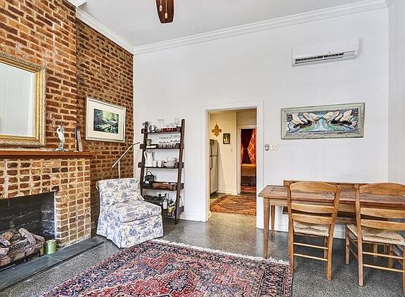 5th image of 425 Burgundy St APT 1