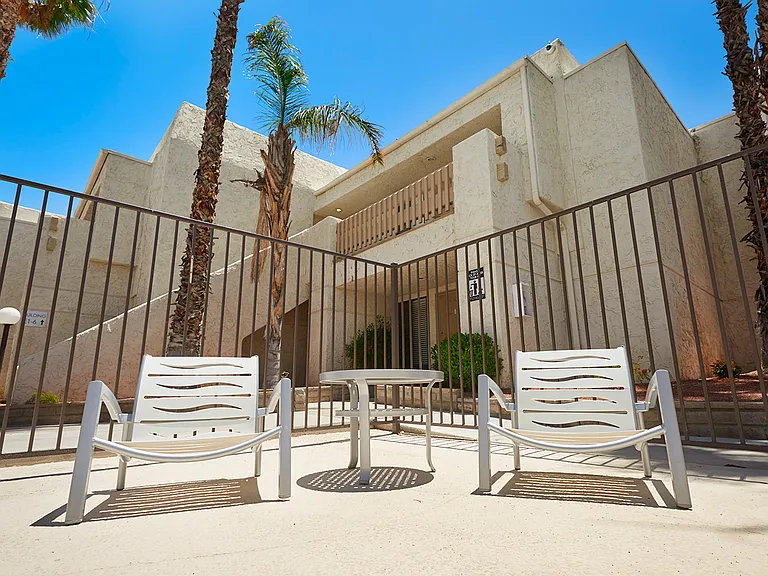 Palm Canyon Terrace — Photo 9