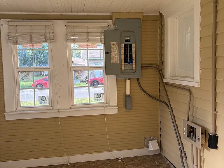 301 S Walnut St — Photo 19