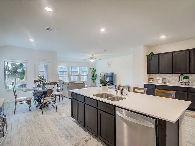 176 Mockingbird Way — Photo 34
