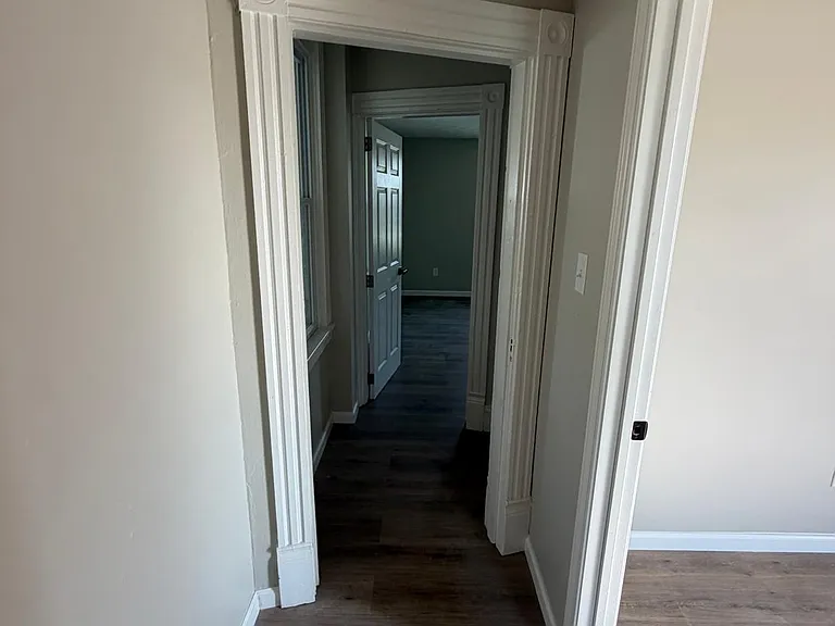 215 Latimer Ave — Photo 3