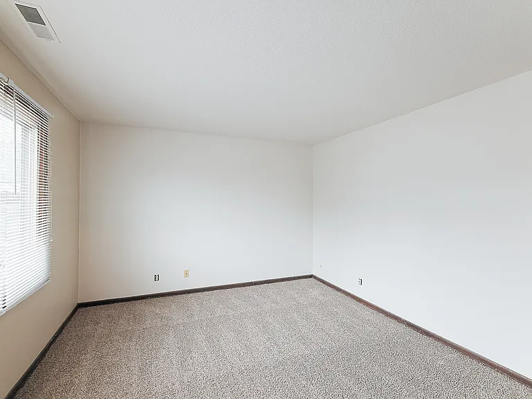 1110 F St #5 — Photo 22