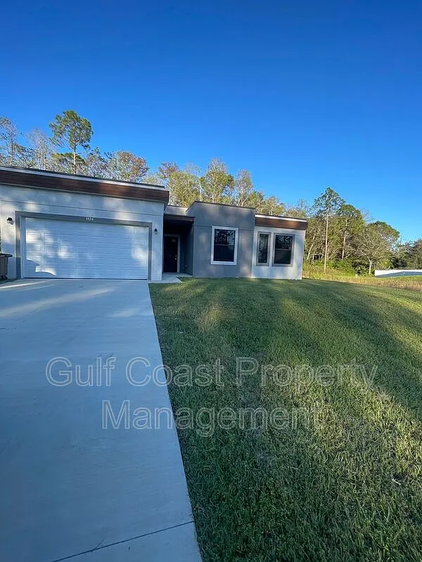3 bed, 2.0 bath, 1310 sqft, $1,700 — Photo 1