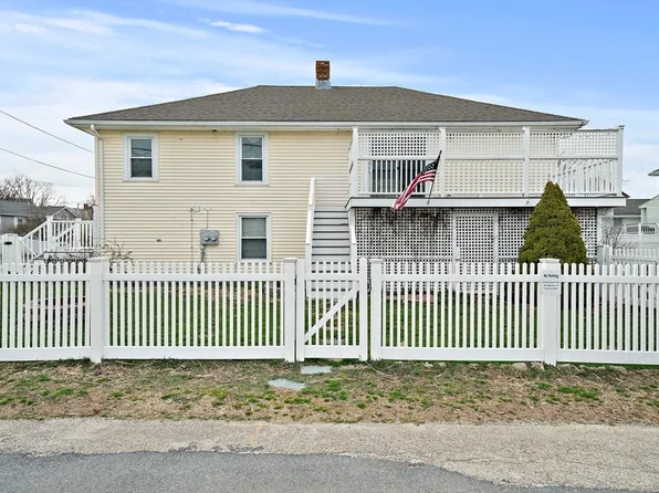 2 Massasoit Ave, Hull, MA 02045