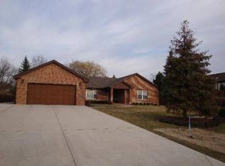 207 Brian Ln, Prospect Heights, IL 60070