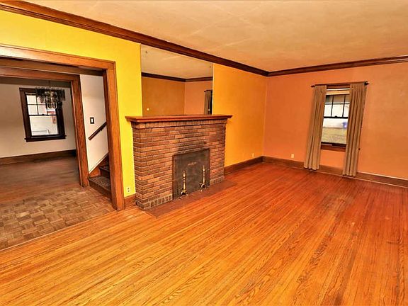 5th image of 1711 Douglas St