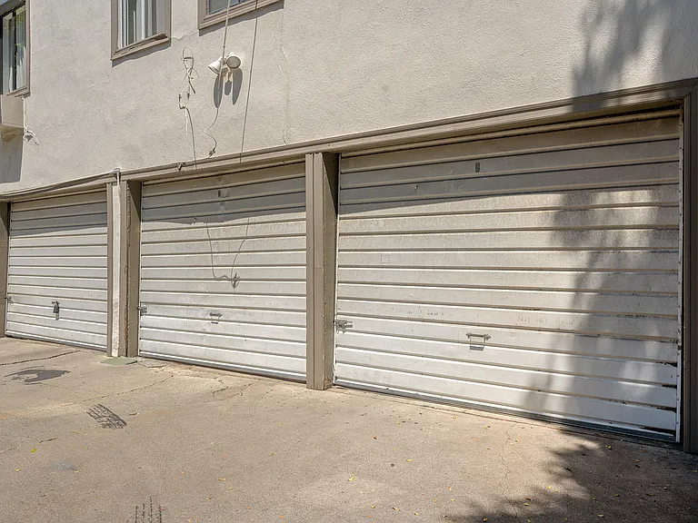 1030 N Spaulding Ave #1030 — Photo 38