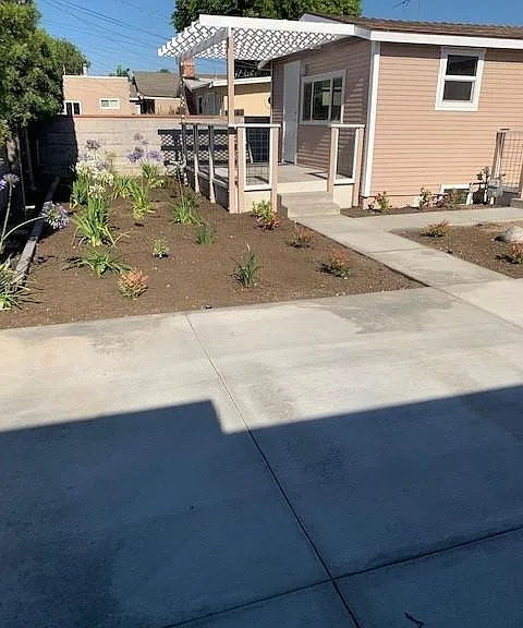 10210 Monterey St — Photo 2