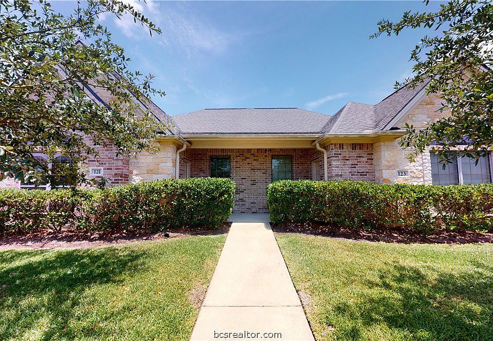 1st image of 121 Kleine Ln