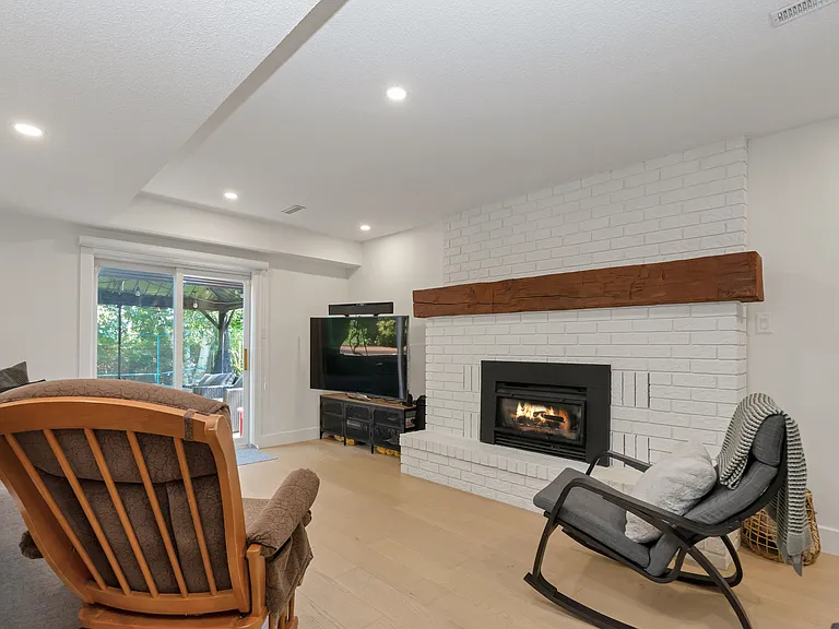 145 Shirley Ave — Photo 33