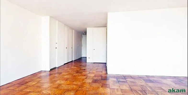 Rented by Akam Sales and Brokerage | media 16