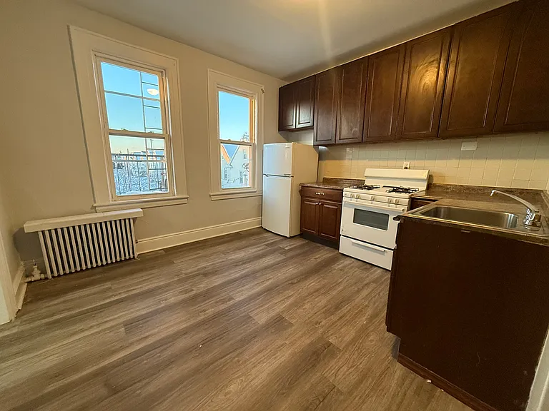 202 Ackerman Ave #B2 — Photo 2