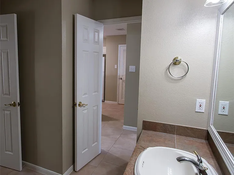 202 Lakeview Ter #H — Photo 28