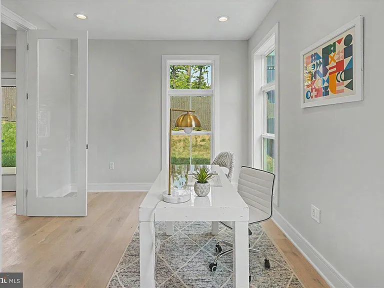 2902 Vista St NE — Photo 31
