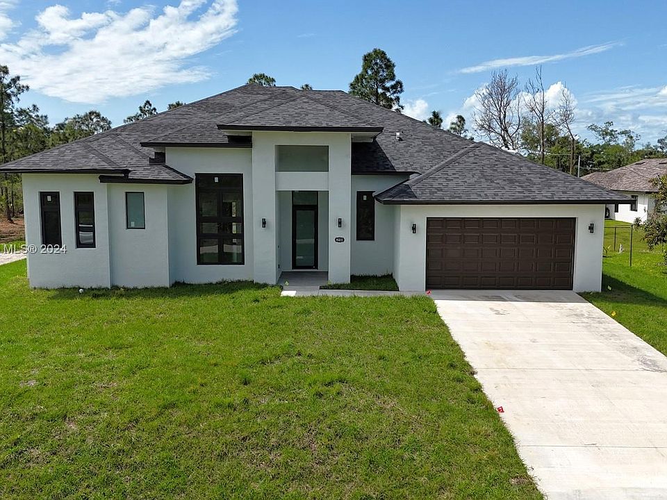 1st image of 821 Oak Ave