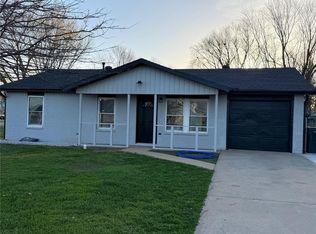 2511 N 4th St, Rogers, AR 72756