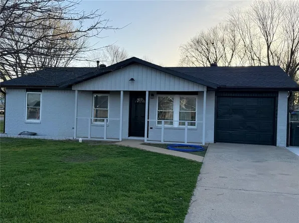 2511 N 4th St, Rogers, AR 72756