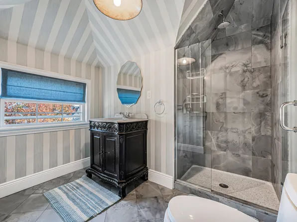 32-15 Murray Lane image 17 of 28