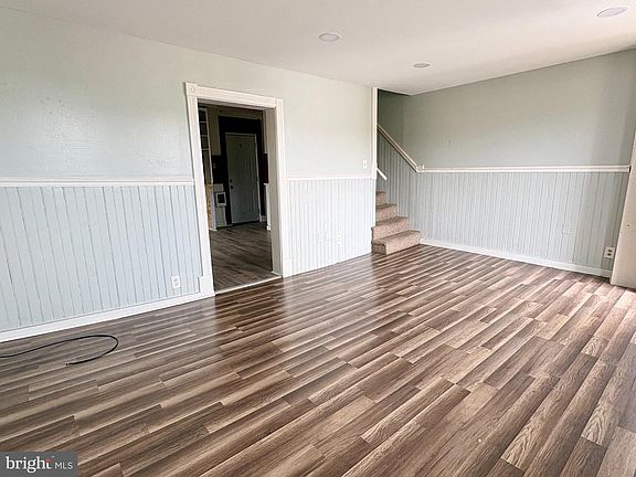 4th image of 436 W Savory St