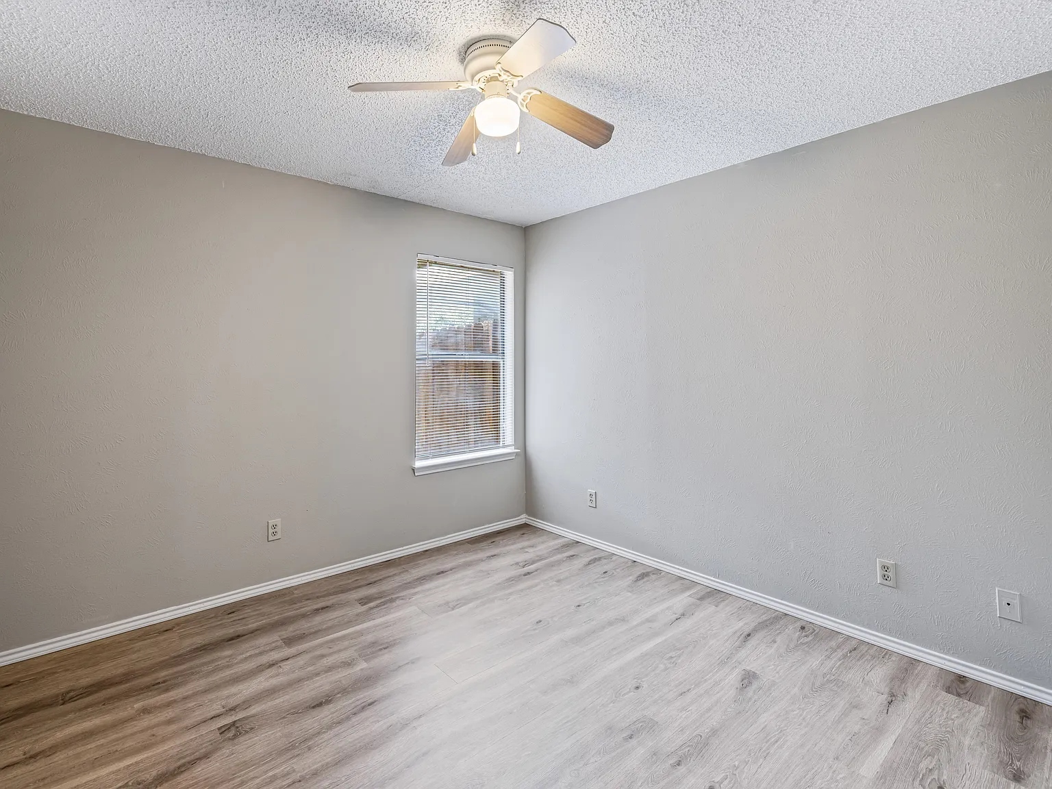 2 bed, 948 sqft, $1,400 — Photo 4