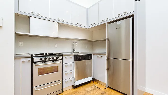 Rented by Nooklyn NYC LLC | media 46