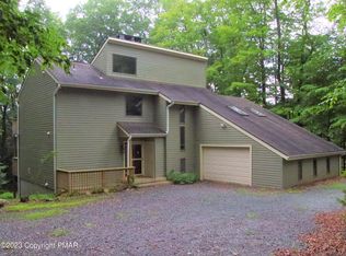 321 King Arthur Rd, Blakeslee, PA 18610