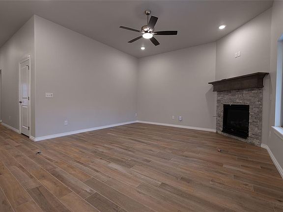 3rd image of 16129 Villa Valeria Way