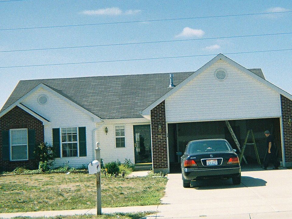 1st image of 111 W Arlington Dr