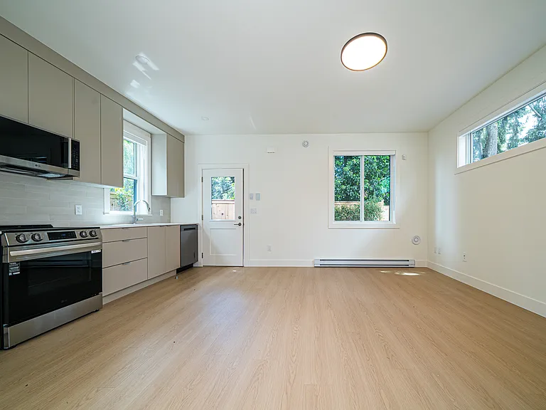 10CoachHouse-8_06122026