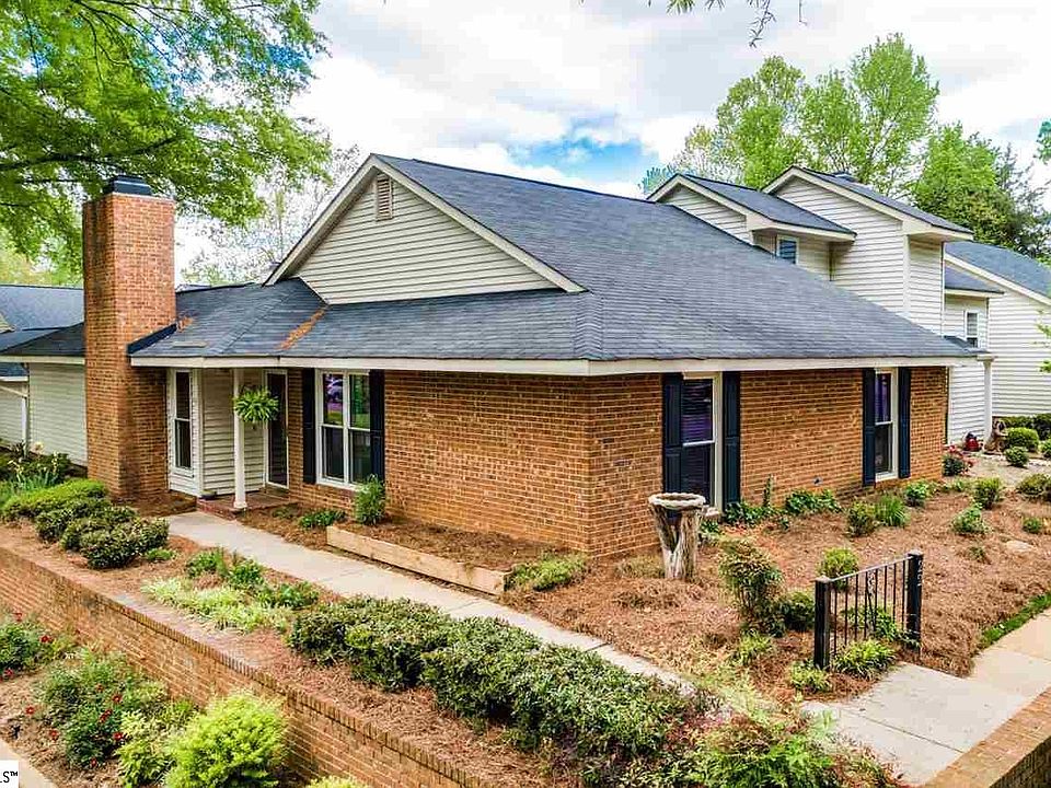 1st image of 22 Forest Lake Dr