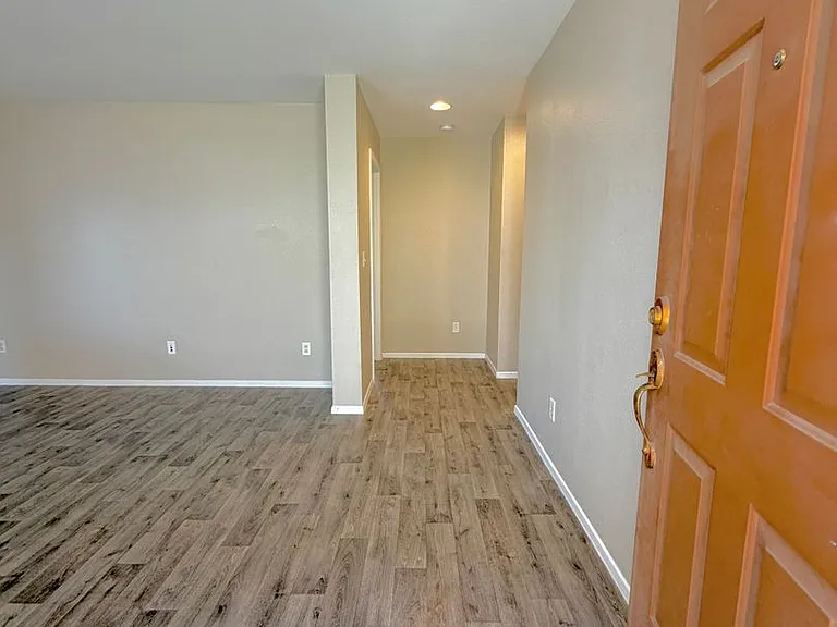 5712 Viberti Ct — Photo 2