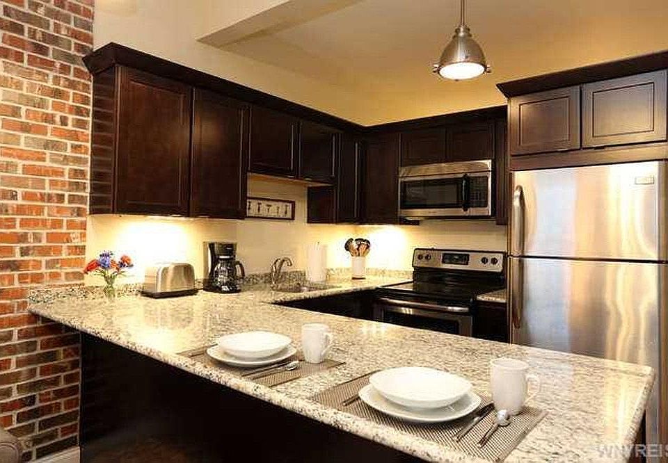1st image of 14 Saint Louis Pl APT 3