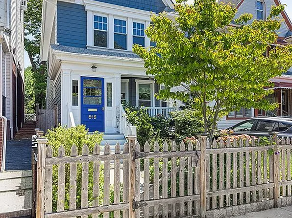 515 E 3rd St, Brooklyn, NY 11218