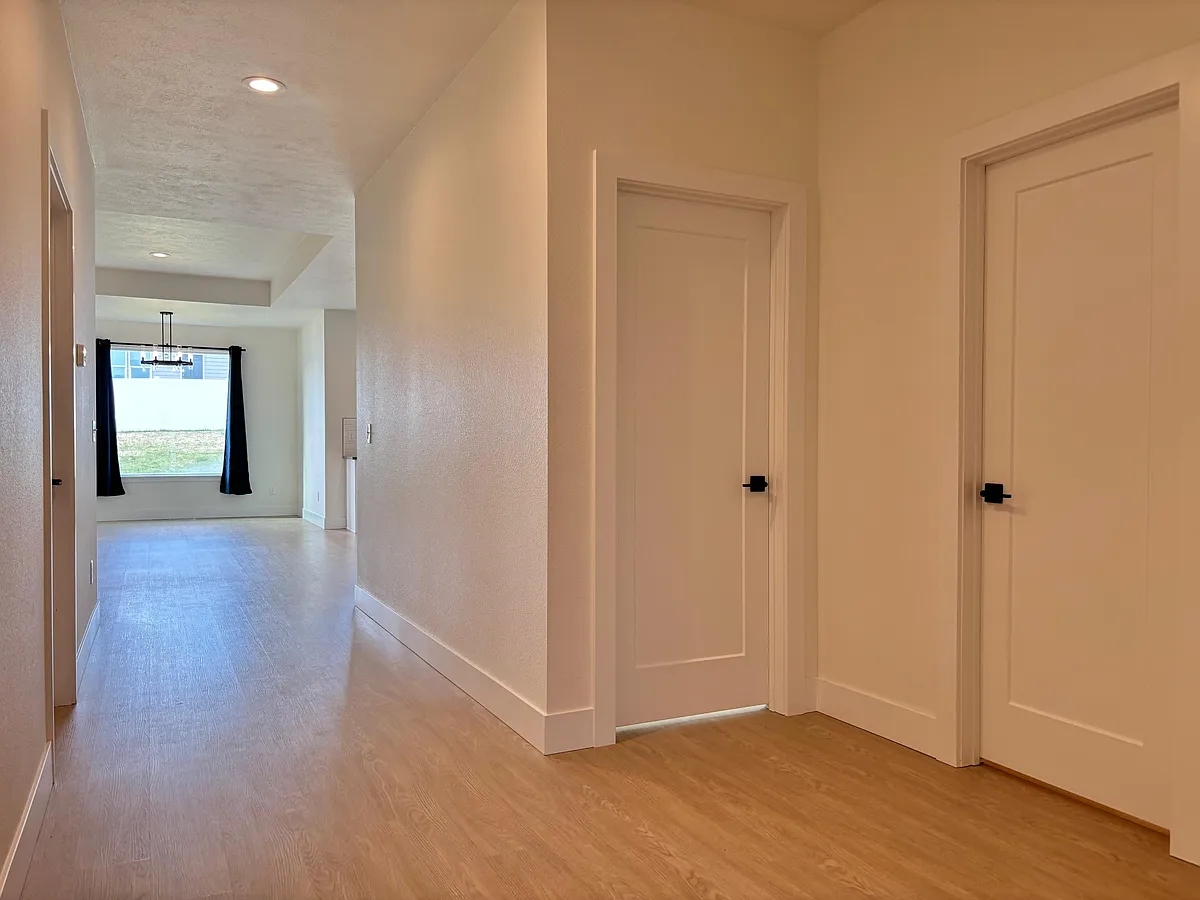 Building Photo - 842 Greenfield Dr