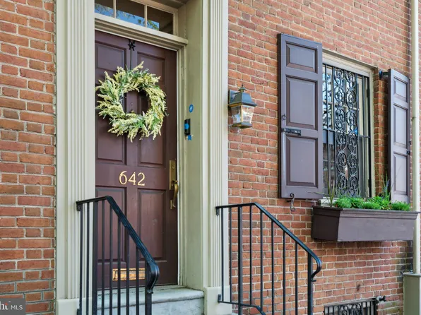 642 Pine St, Philadelphia, PA 19106