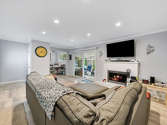 3rd image of 117 Verde Ct