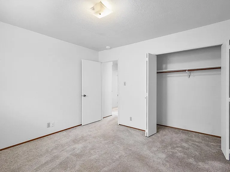 1336 Broadway #B - 2 bedroom | 1 bath | Upper unit w/ a private balcony — Photo 13