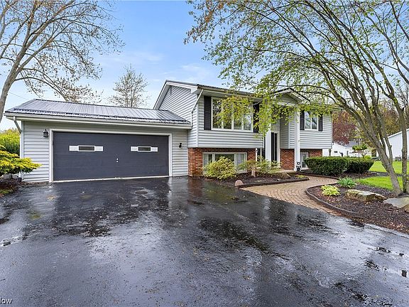 3rd image of 1403 Sunnyfield Ave NW