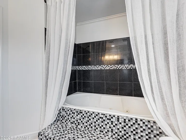 412 Normandy Rd — Photo 12
