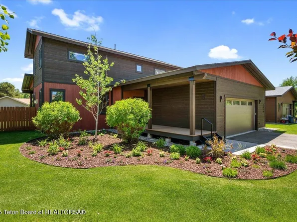3050 Whitehouse Dr, Jackson, WY 83001