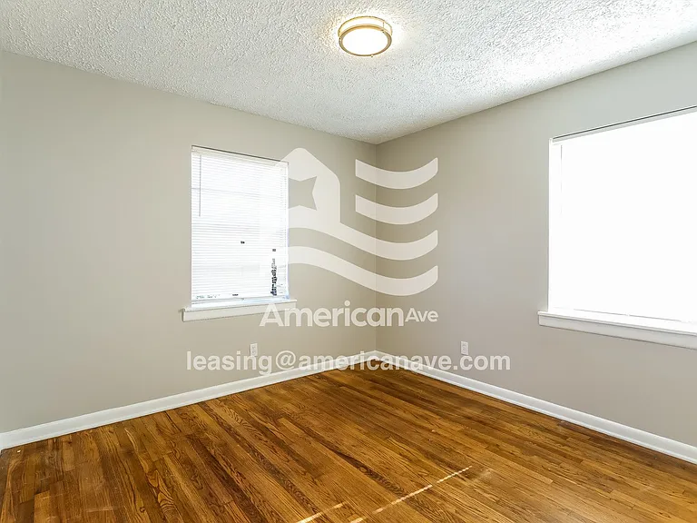 1375428_009_main_bedroom_14282744.jpg