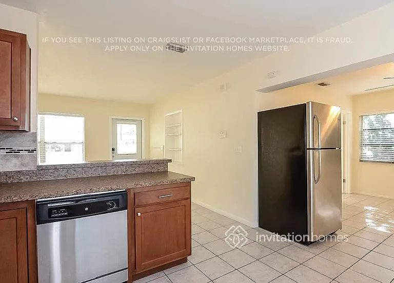 2160 Riviera Dr — Photo 7