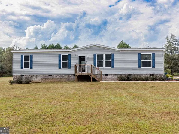 127 Georgia Dr, Hartwell, GA 30643