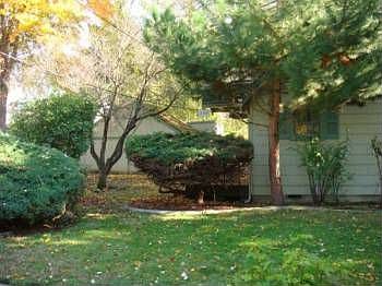 4th image of 860 Park Ave NE