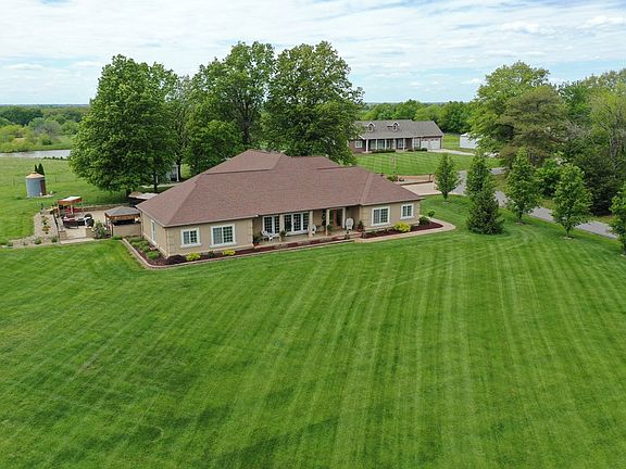 4th image of 642 S Fairview Dr
