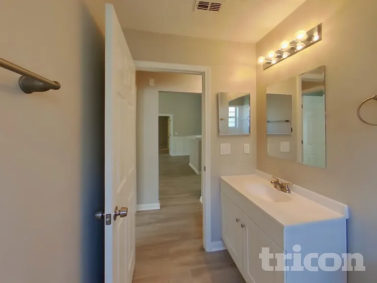 1552 Glen View St — Photo 15