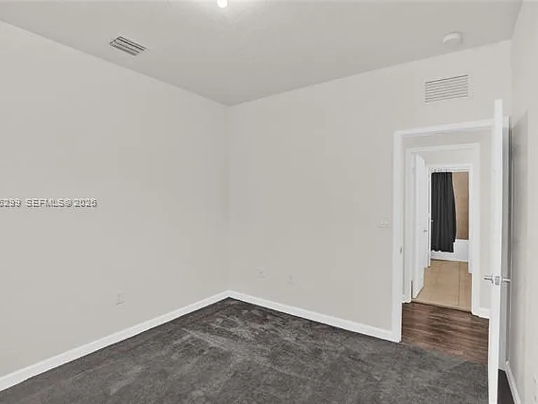 2502 NE 1st St #0 — Photo 30