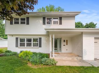 1688 Atlanta Cir, Manitowoc, WI 54220