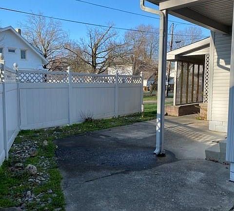 4th image of 114 N Pleasant St